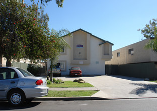 Bridgeport Apartments in San Diego, CA - Building Photo - Building Photo