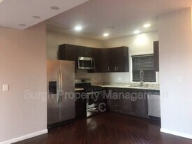 6 Regina St in Pittsburgh, PA - Building Photo