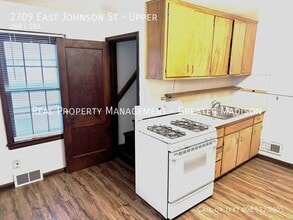 2709 E Johnson St in Madison, WI - Building Photo - Building Photo