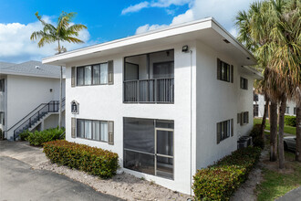 Marina Oaks in Fort Lauderdale, FL - Foto de edificio - Building Photo