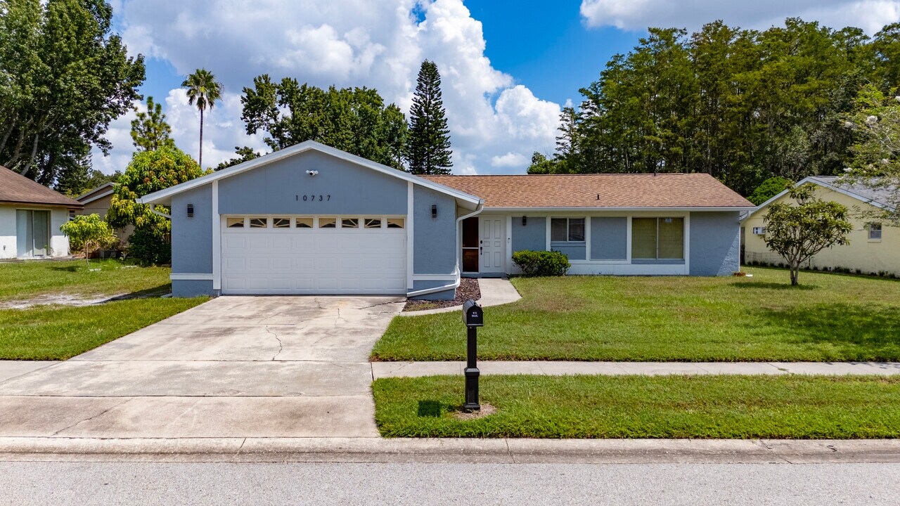10737 Larissa St in Orlando, FL - Building Photo