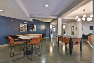 400 Rhett in Greenville, SC - Foto de edificio - Interior Photo