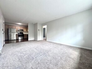 132 North St, Unit 10 in Newton, MA - Building Photo - Building Photo