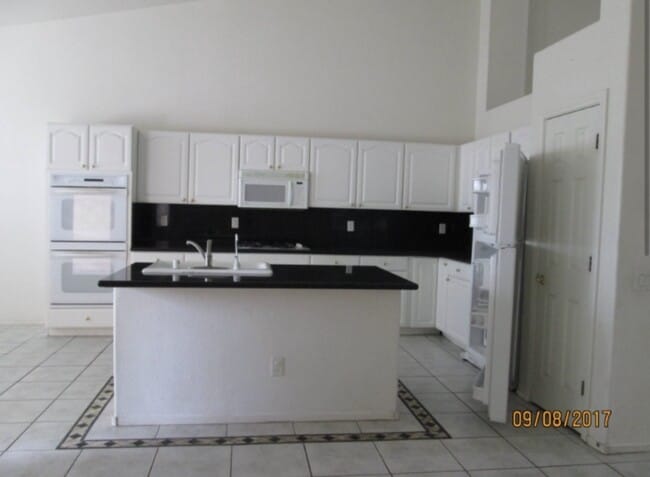 11224 Dell Cliff Ct in Las Vegas, NV - Building Photo - Building Photo