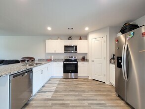 111 Avalon Dr in Huntsville, TX - Building Photo - Building Photo