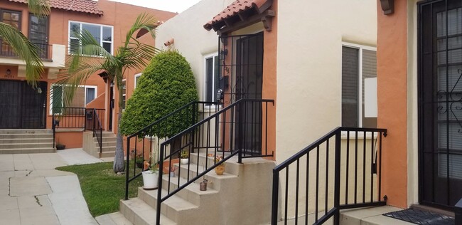 2430.5 E St in San Diego, CA - Building Photo - Building Photo