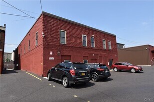 152 Court St in Watertown, NY - Building Photo