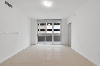 7875 NW 107th Ave, Unit 805 in Doral, FL - Building Photo - Building Photo