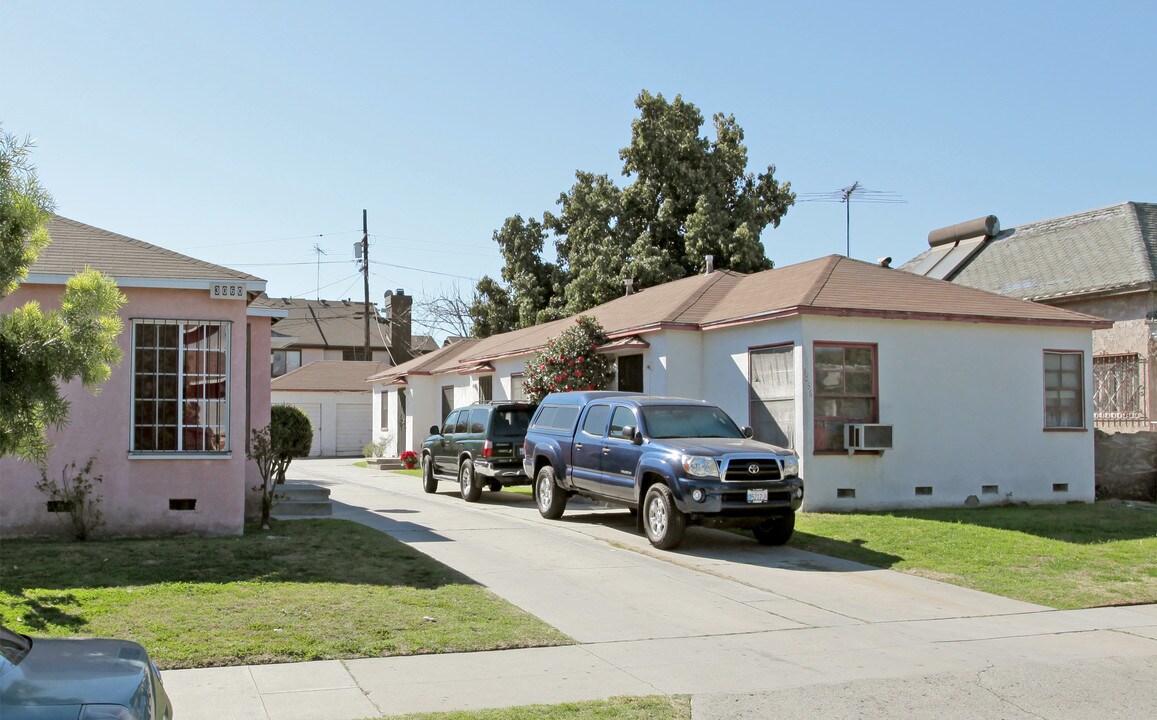 3056-3060 E 60th Pl in Huntington Park, CA - Building Photo