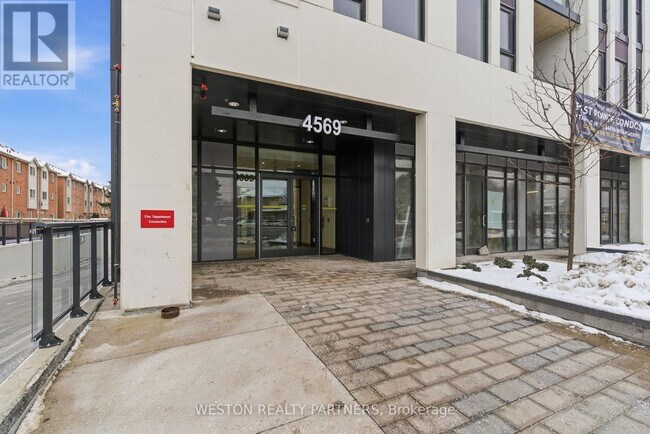 4569 Kingston Rd in Toronto, ON - Building Photo - Building Photo