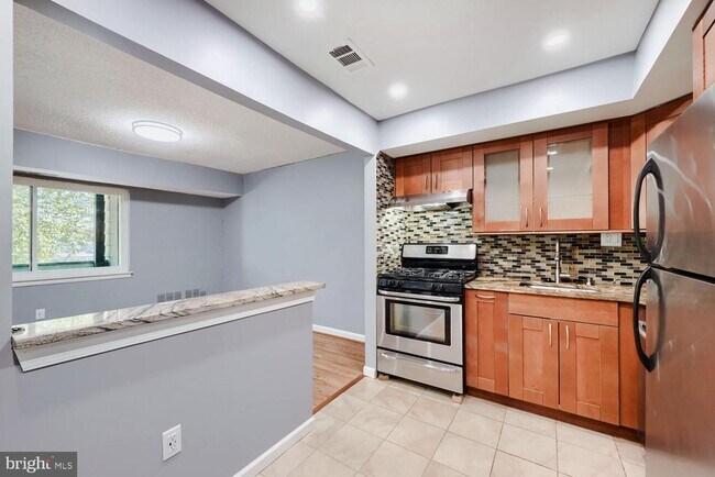 property at 3 Windblown Ct