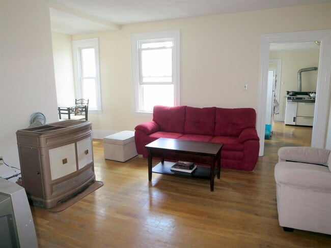 112 Thorndike St, Unit 2