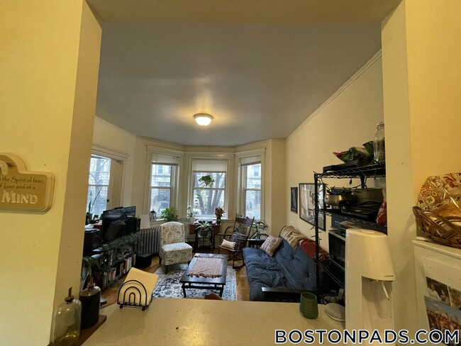 24 Queensberry St in Boston, MA - Building Photo - Building Photo