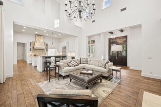 1909 Knights Chance Ln in Spicewood, TX - Building Photo - Building Photo