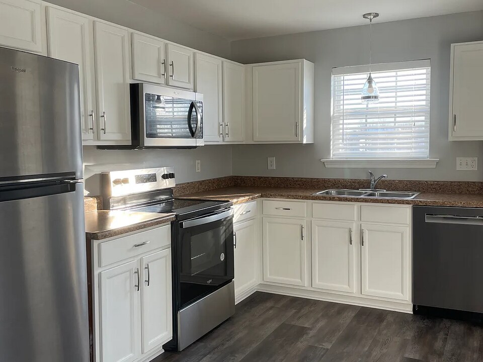 2133 Welsh Dr in Lake St. Louis, MO - Building Photo