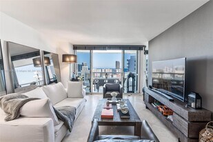 21205 Yacht Club Dr in Aventura, FL - Building Photo