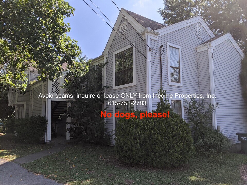 303 Andrew Jackson Pl in Nashville, TN - Building Photo