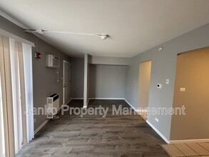 3353 Commercial Ave in South Chicago Heights, IL - Building Photo - Building Photo