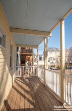 74 Auckland St, Unit 1 in Boston, MA - Foto de edificio - Building Photo