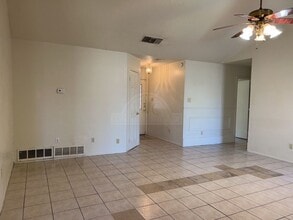 2001 Meadowbrook Dr in Killeen, TX - Building Photo - Building Photo