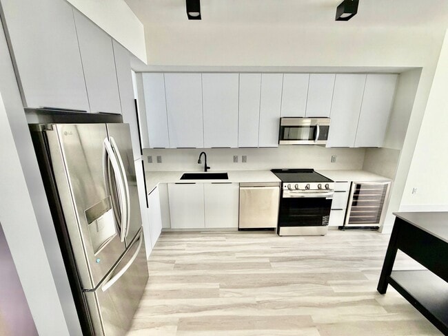 18631 NE 25th Pl, Unit 601