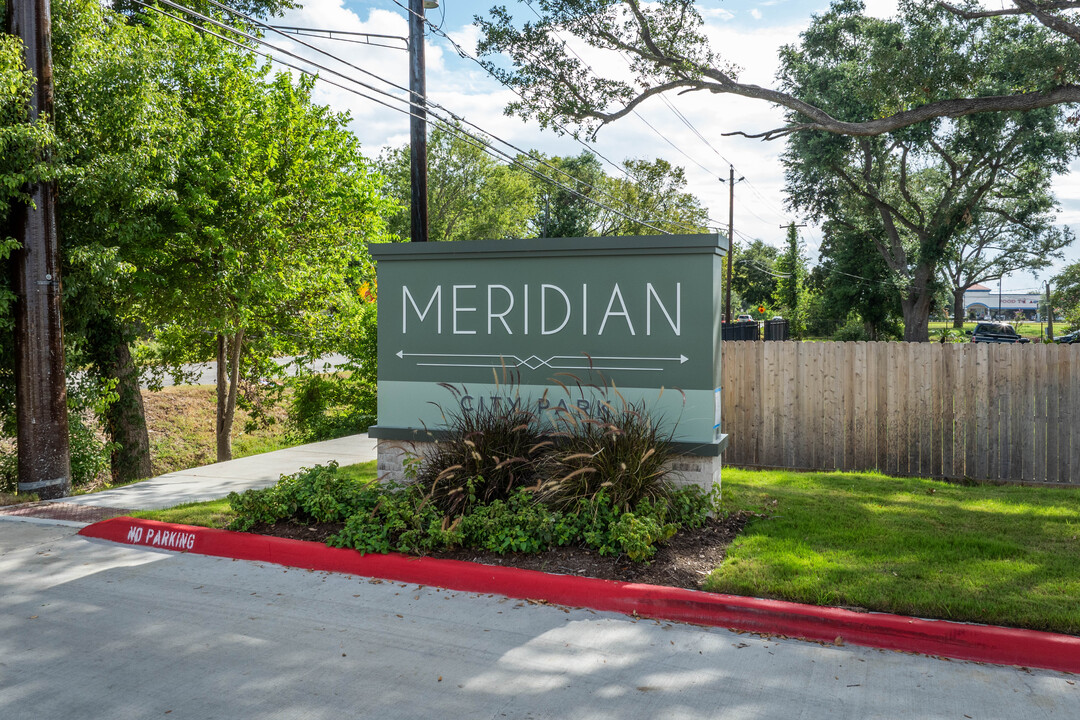 Meridian City Park in Houston, TX - Building Photo