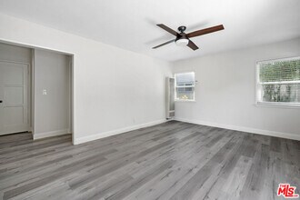 908 Venezia Ave in Los Angeles, CA - Building Photo - Building Photo