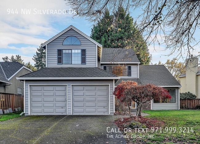 property at 944 NW Silverado Dr