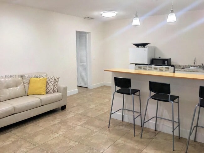 3515 Van Buren St in Hollywood, FL - Building Photo - Building Photo