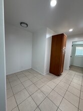 433 Linda Rosa Ave in Pasadena, CA - Foto de edificio - Building Photo