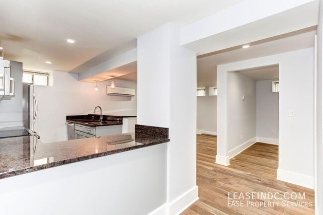 1910 Kalorama Rd NW in Washington, DC - Building Photo - Building Photo