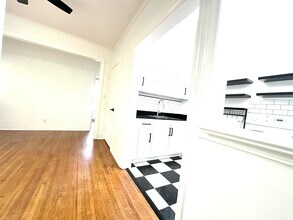 1108 S Detroit Ave Michael, Unit 3rd floor 1C in Tulsa, OK - Foto de edificio - Building Photo