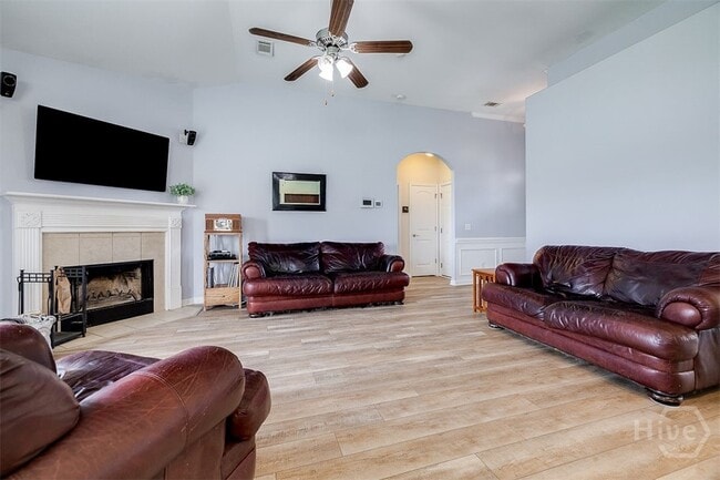 property at 33 Bay Willow Ct