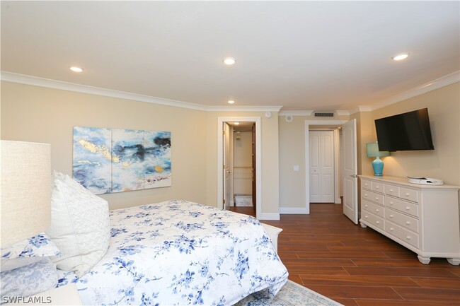 4041 Gulf Shore Blvd N in Naples, FL - Building Photo - Building Photo