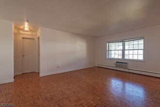 135 S Maple Ave in Ridgewood, NJ - Building Photo - Building Photo