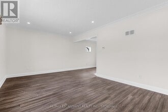 18 Princess St in St Catharines, ON - Building Photo - Building Photo