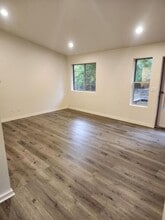 3401 Quartz Creek Rd in Merlin, OR - Building Photo - Building Photo
