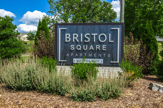 Bristol Square Apartments in Bristol, TN - Building Photo - Building Photo