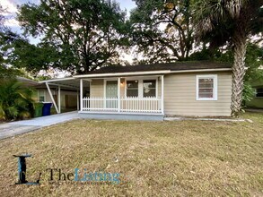 10011 N Jasmine Ave in Tampa, FL - Building Photo - Building Photo