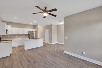 309 S Stingray Ln in Sneads Ferry, NC - Building Photo - Building Photo