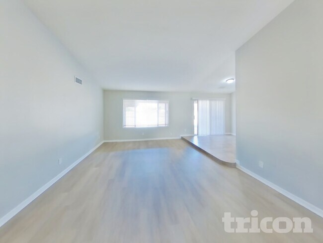 10044 W Highland Ave in Phoenix, AZ - Building Photo - Building Photo