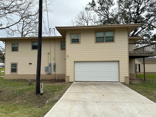 property at 631 Live Oak Dr