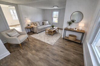 611 New York Ave in Lyndhurst, NJ - Building Photo - Building Photo