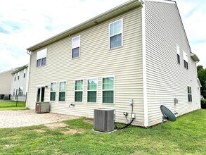 8019 Kelburn Ln in Charlotte, NC - Building Photo - Building Photo