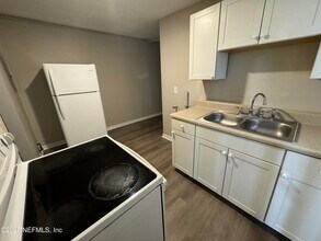 3341 Westlake Ave in Jacksonville, FL - Building Photo - Building Photo