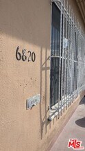 6820 S Van Ness Ave in Los Angeles, CA - Building Photo - Building Photo