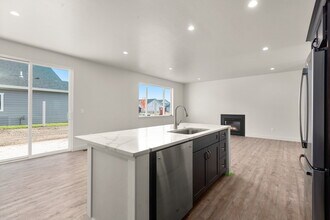407 St Regis Dr in Kalispell, MT - Foto de edificio - Building Photo