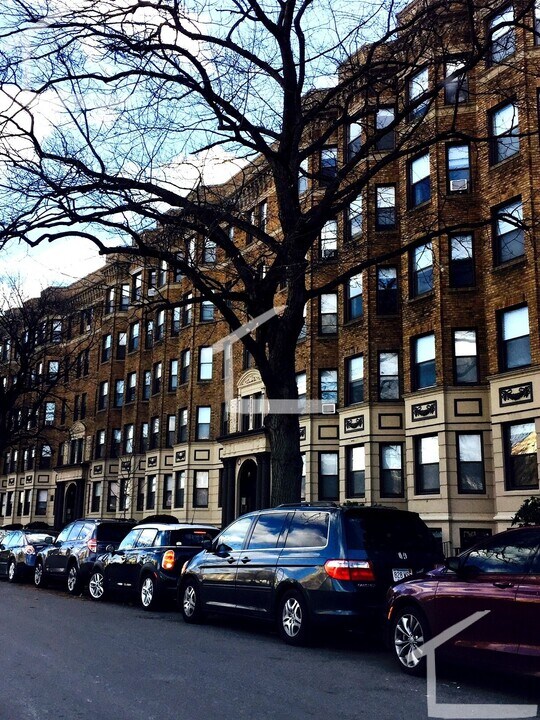 1160 Commonwealth Ave in Boston, MA - Building Photo