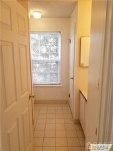 24 Prestwick Way in Edison, NJ - Building Photo - Building Photo