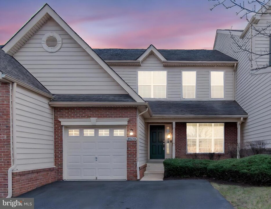 43130 Baltusrol Terrace in Ashburn, VA - Foto de edificio